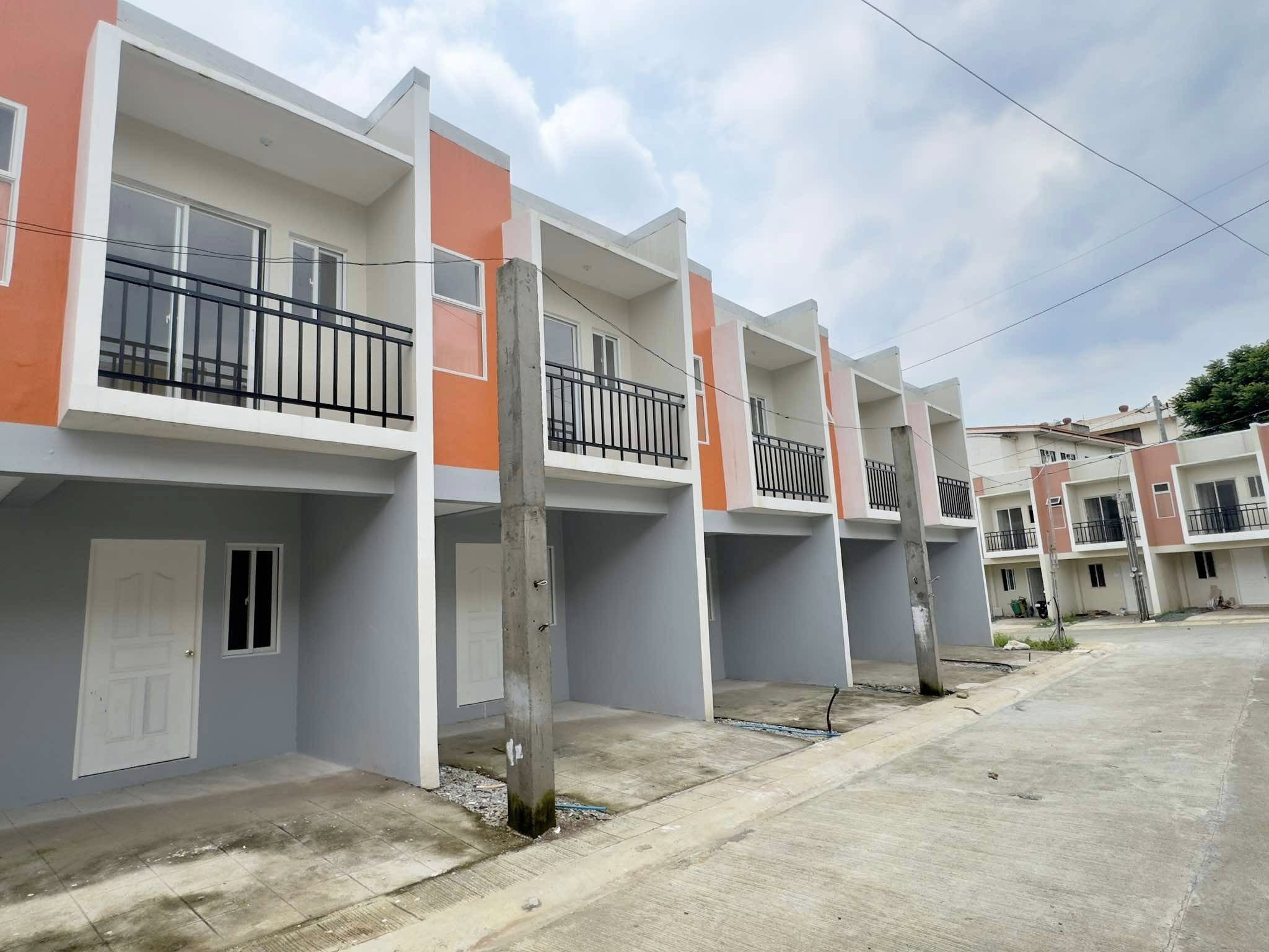 3BR Pre Selling Townhouse for sale near Robinsons Antipolo Rizal - Media Image Asset Panel Sub-No 2