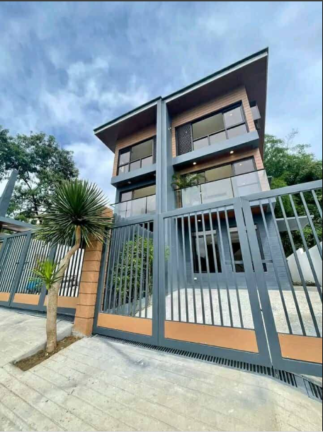 4BR Ready for occuoancy Duplex for sale in Monteverde Royale Taytay Rizal - Media Image Asset Panel Sub-No 2