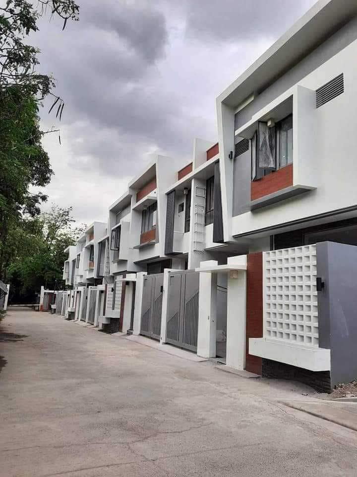 3-4BR Pre selling and Ready for Occuppancy House for sale near EDSA Munoz Quezon City - Primary Display View Frame Location in Quezon City, Metro Manila