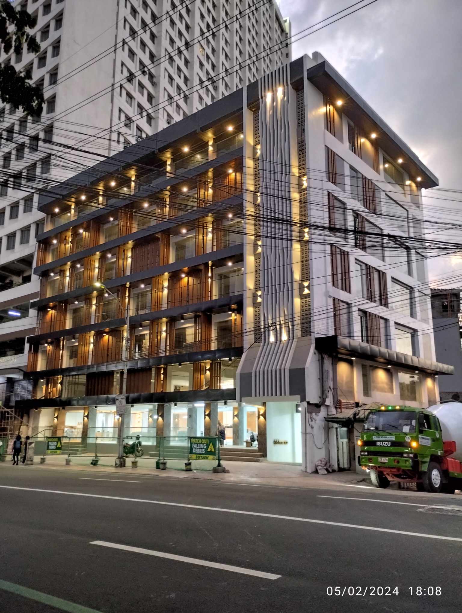 Commercial Space For sale Ready for Occupancy in Tomas Morato Avenue Quezon City - Primary Display View Frame Location in Quezon City, Metro Manila