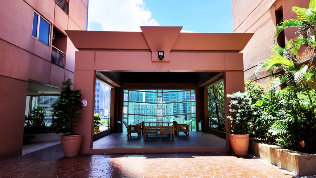 Foreclosed Property for sale in ORIENTAL GARDENS MAKATI, PIO DEL PILAR, MAKATI CITY - Media Image Asset Panel Sub-No 7