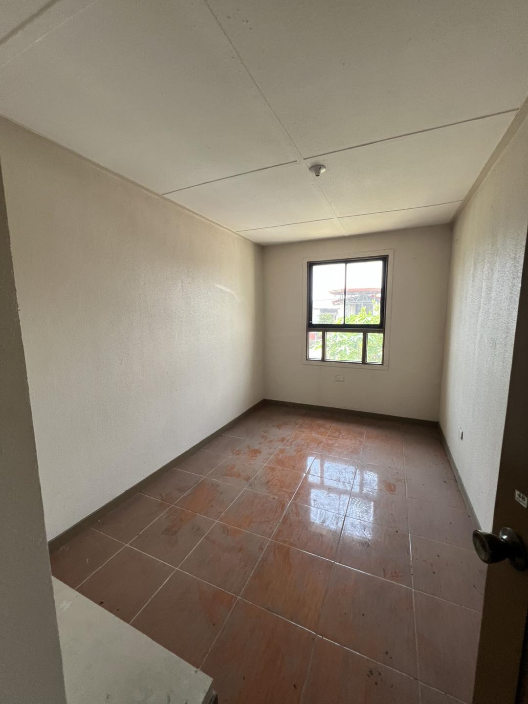 Foreclosed  House & Lot For Sale in Caloocan City, Metro Manila - Media Image Asset Panel Sub-No 5