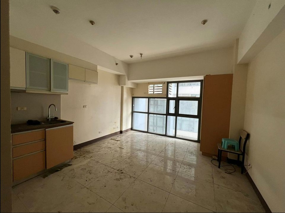 Foreclosed Property for sale in VICEROY-TOWER 3, BRGY. FORT BONIFACIO, MCKINLEY HILL, TAGUIG - Media Image Asset Panel Sub-No 3