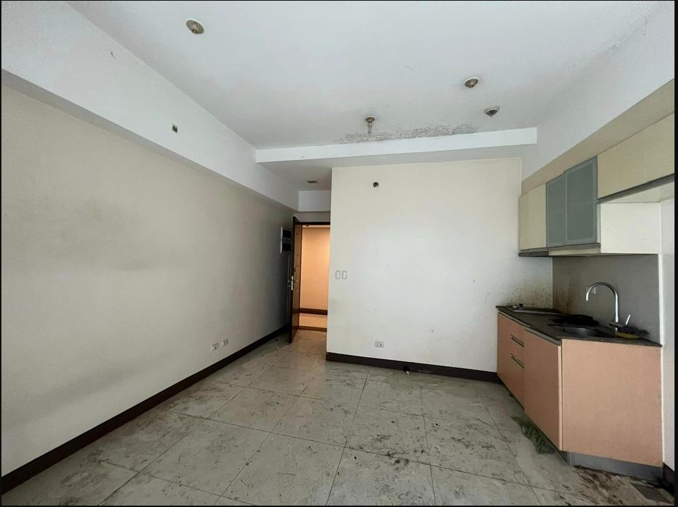 Foreclosed Property for sale in VICEROY-TOWER 3, BRGY. FORT BONIFACIO, MCKINLEY HILL, TAGUIG - Media Image Asset Panel Sub-No 7