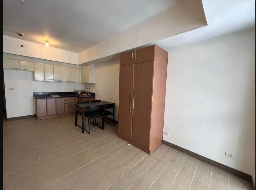 Foreclosed Property for sale in THE VENICE LUXURY RESIDENCES TOWER D BRGY. FORT BONIFACIO, TAGUIG - Media Image Asset Panel Sub-No 3