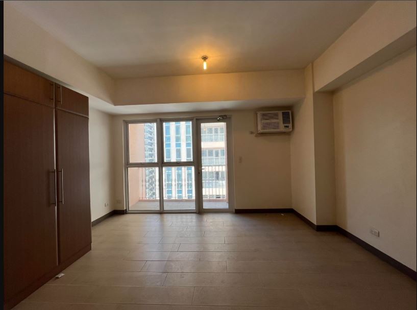 Foreclosed Property for sale in THE VENICE LUXURY RESIDENCES TOWER D BRGY. FORT BONIFACIO, TAGUIG - Media Image Asset Panel Sub-No 4
