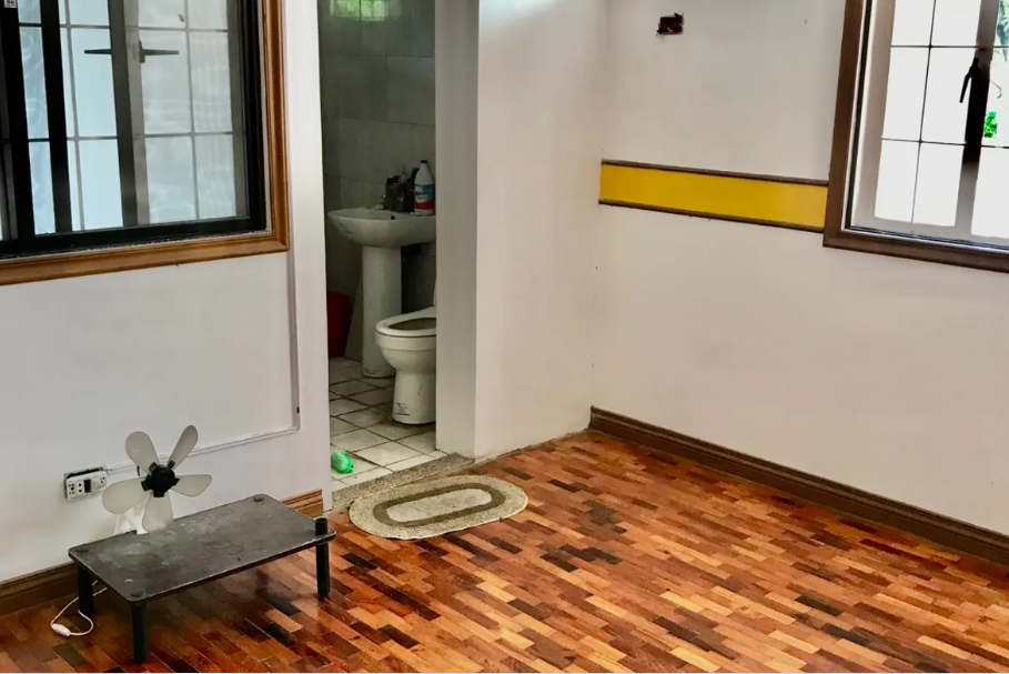Foreclosed Residential House & Lot For Sale in Bacoor City, Cavite (242 sqm Lot Area) - Media Image Asset Panel Sub-No 7